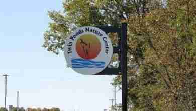 Twin Ponds Sign 390x220