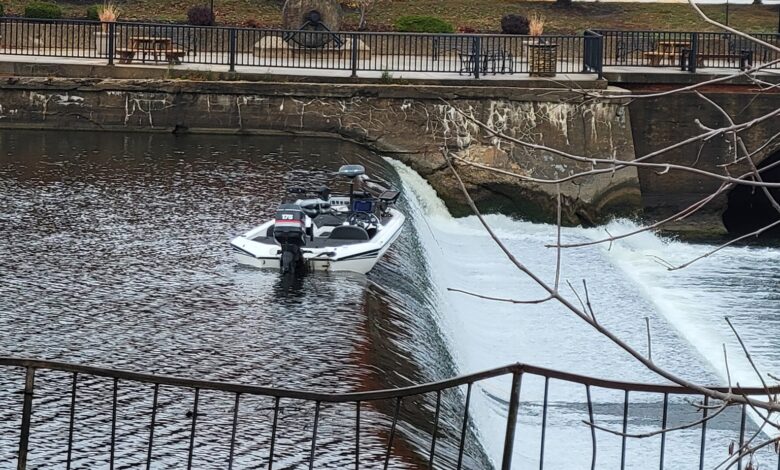 Boat At Cc Main Street Dam 780x470