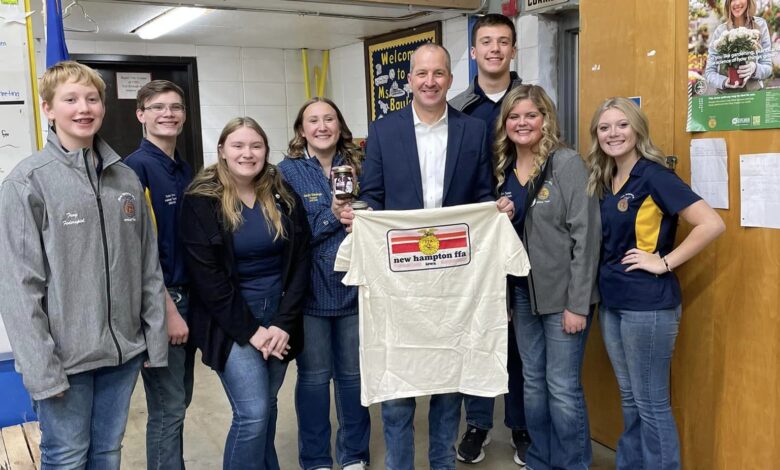 Mike Naig Visits New Hampton FFA 780x470