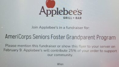 Foster Grandparents Applebees 390x220