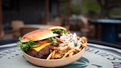 Dixies Biergarten Best Burger 390x220