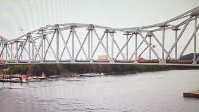 Mississippi Bridge At Lansing 090626 Scaled 390x220