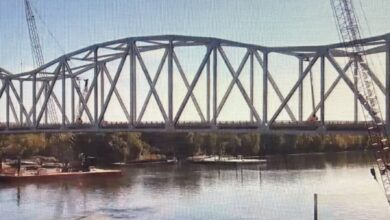 Mississippi Bridge At Lansing 100826 390x220